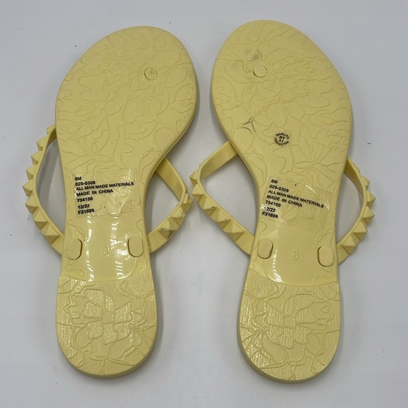 Mixit Yellow Studded Sandals - Size 8 - Picture 3 of 4